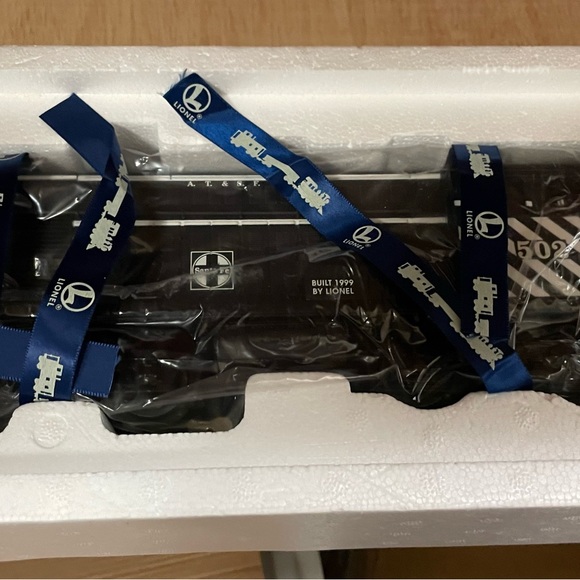 LIONEL 18847- SANTA FE H12-44 SWITCHER W/TMCC & RAILSOUNDS -BOXED- B7 - Picture 4 of 7